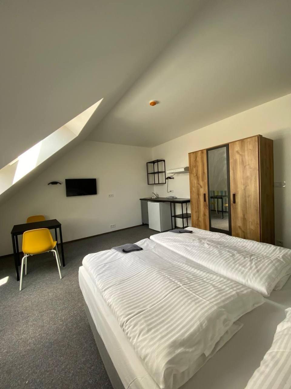 Rc Jecna Rooms Praga Exterior foto